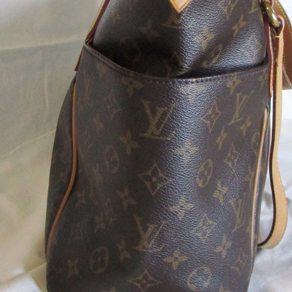 Louis Vuitton Elegant Brown Tote Bag - Picture 6 of 16